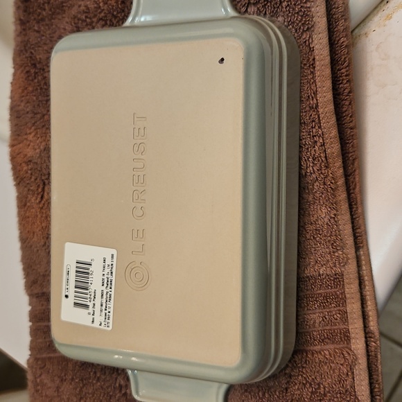 Le Creuset  Rectangular Baking Dish - Picture 10 of 10